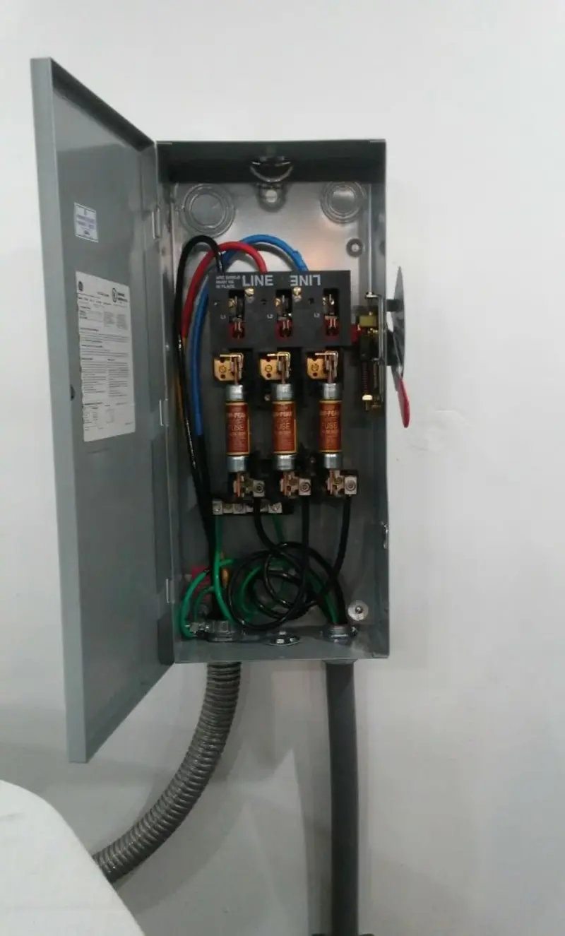 Three-phase disconnect switch installed for Electrical Wiring & Rewiring in Palm Springs North